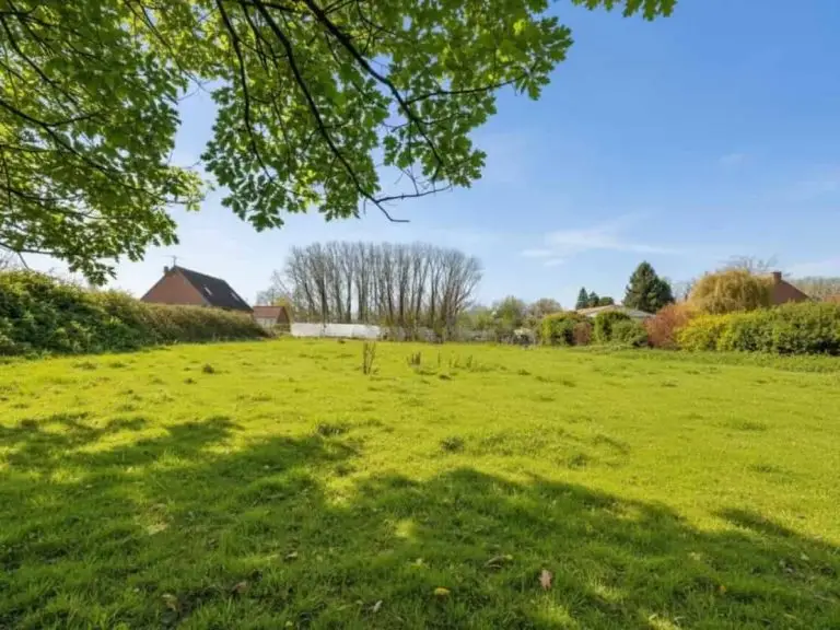 Terrain de 2130 m² à Cysoing
