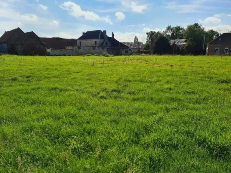 Terrain de 710 m² à Saulty